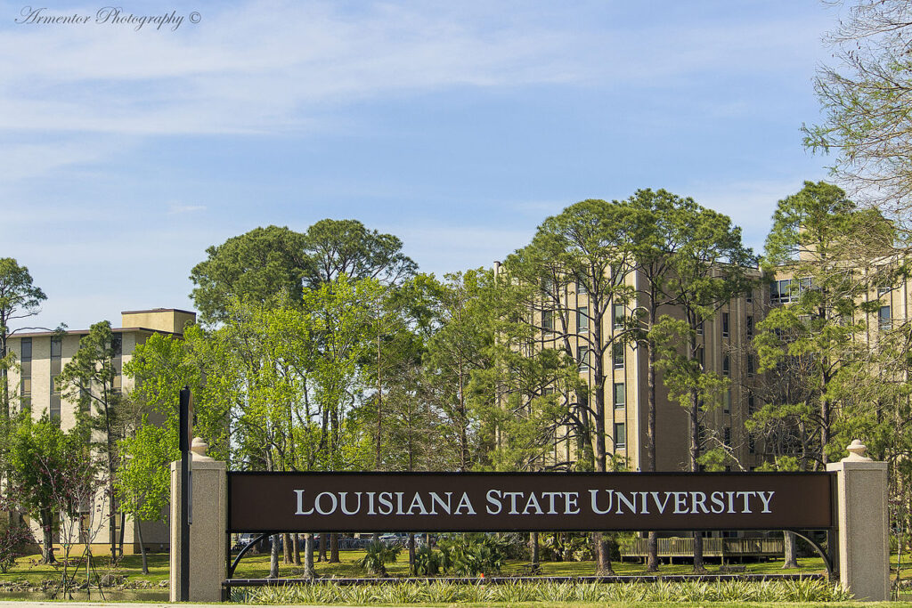 Louisiana State University (LSU) North Gate Sign (PHOTO CREDIT: wikkimedia commons)